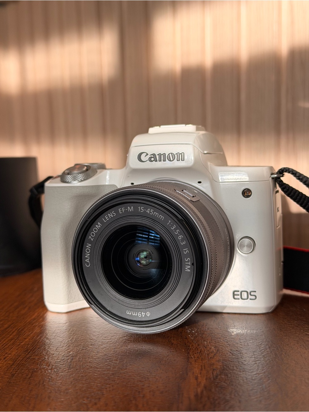 Canon EOS M50 White Vlogging Camera EF-M 15-45mm - Excellent Condition Low Use